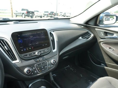 Used 2022 Chevrolet Malibu LT FWD image 18