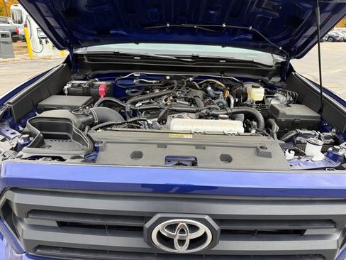 Certified 2025 Toyota Tacoma SR5 image 29