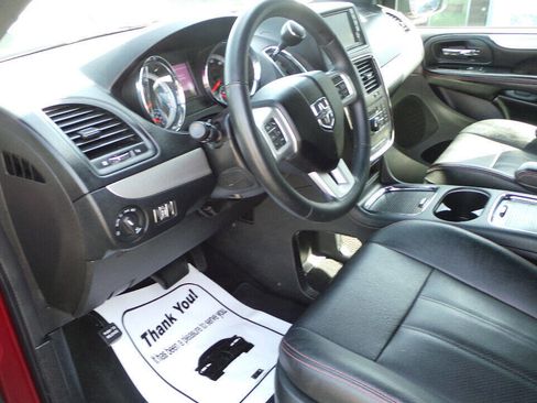 Used 2018 Dodge Grand Caravan GT image 9