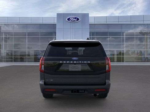 New 2026 Ford Expedition Active image 5