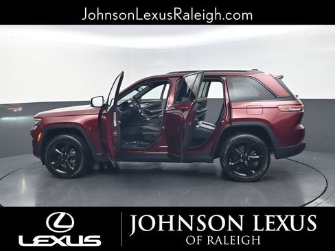 Used 2022 Jeep Grand Cherokee Altitude image 35