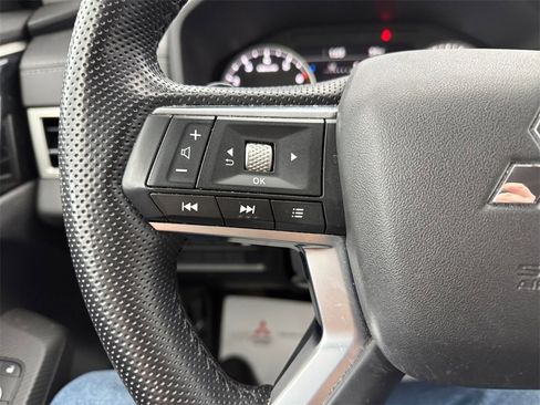 Used 2022 Mitsubishi Outlander SE image 33