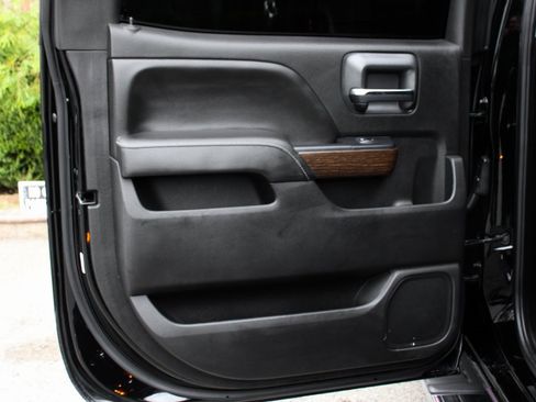 Used 2018 GMC Sierra 3500 Denali w/ Duramax Plus Package image 30