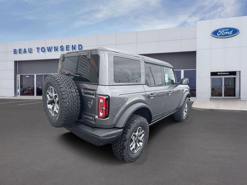 New 2025 Ford Bronco Badlands image 3