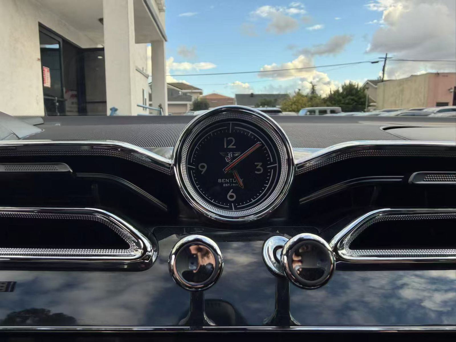 Used 2021 Bentley Bentayga AWD/4WD image 14