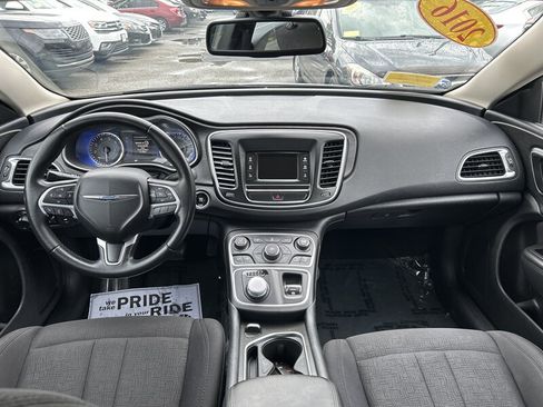 Used 2016 Chrysler 200 Limited w/ Convenience Group image 11