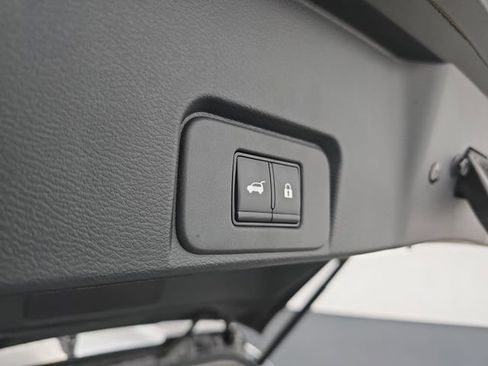 Used 2024 Nissan Rogue SL w/ SL Premium Package image 46