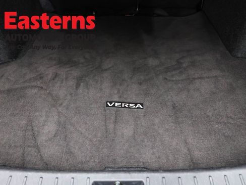 Used 2023 Nissan Versa SV FWD image 9