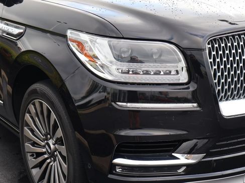 Used 2019 Lincoln Navigator Reserve AWD/4WD image 4
