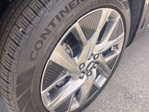 Certified 2025 Cadillac Optiq Luxury 2 w/ LPO, Floor Liner Package AWD/4WD image 10