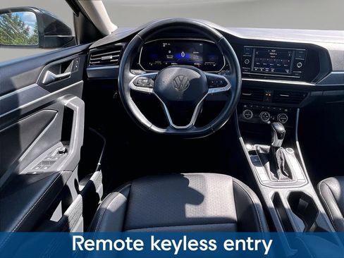 Used 2024 Volkswagen Jetta SE FWD image 11