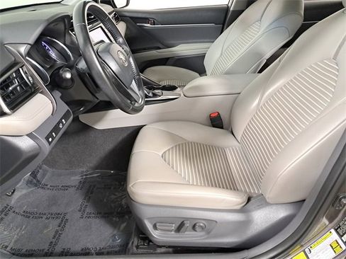 Used 2019 Toyota Camry SE w/ Convenience Package image 19