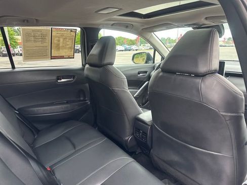 Used 2023 Toyota Corolla Cross XLE w/ Convenience Package FWD image 13