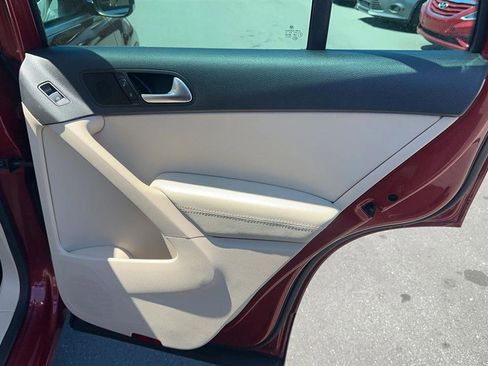 Used 2016 Volkswagen Tiguan S image 25