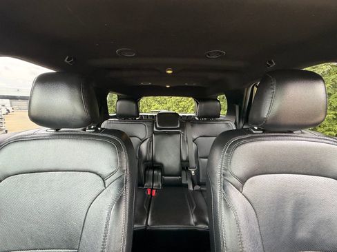 Used 2019 Ford Explorer Limited w/ Class III Trailer Tow Package image 3