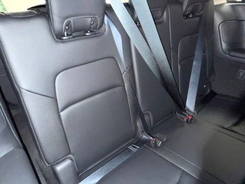 Used 2023 Nissan Pathfinder SL AWD/4WD image 13