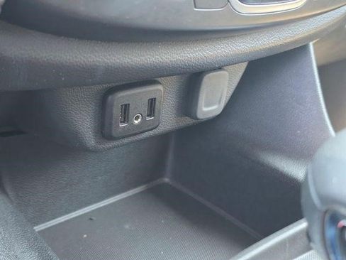 Certified 2021 Chevrolet Traverse LT FWD image 20