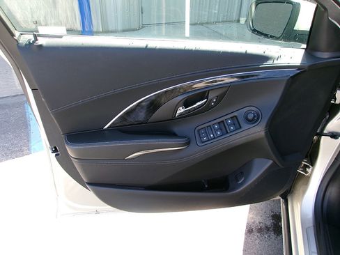 Used 2015 Buick LaCrosse Leather FWD image 15