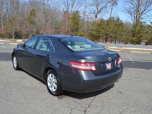 Used 2011 Toyota Camry LE image 47