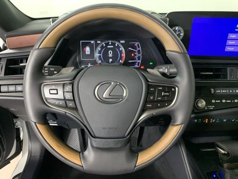 Used 2025 Lexus ES 350 Ultra Luxury w/ Accessory Package (Z2) image 25