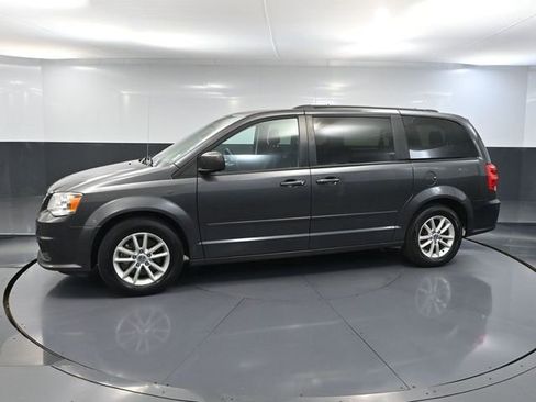 Used 2016 Dodge Grand Caravan SXT FWD image 9