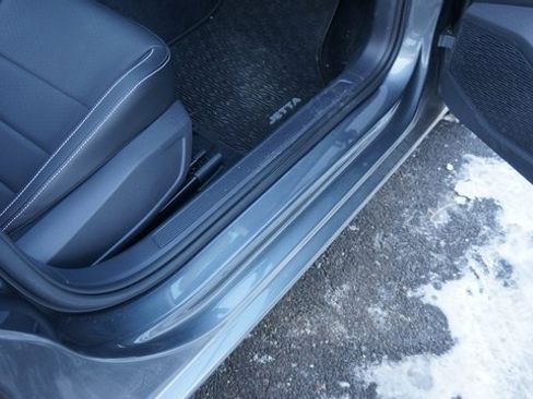 Certified 2023 Volkswagen Jetta SE w/ Panoramic Sunroof Package image 61