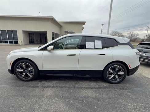 Certified 2023 BMW iX xDrive50 w/ Premium Package image 10