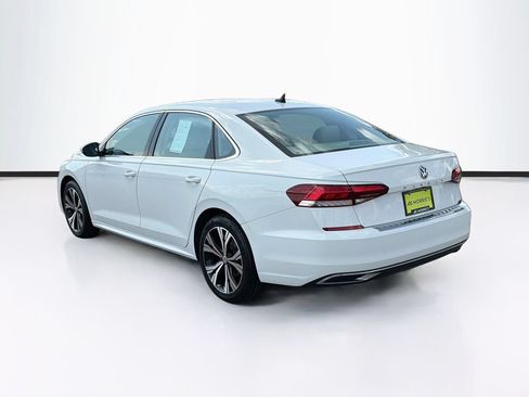 Used 2021 Volkswagen Passat 2.0T SE FWD image 7