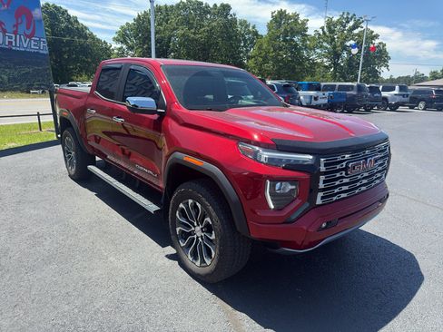 Used 2024 GMC Canyon Denali AWD/4WD image 3