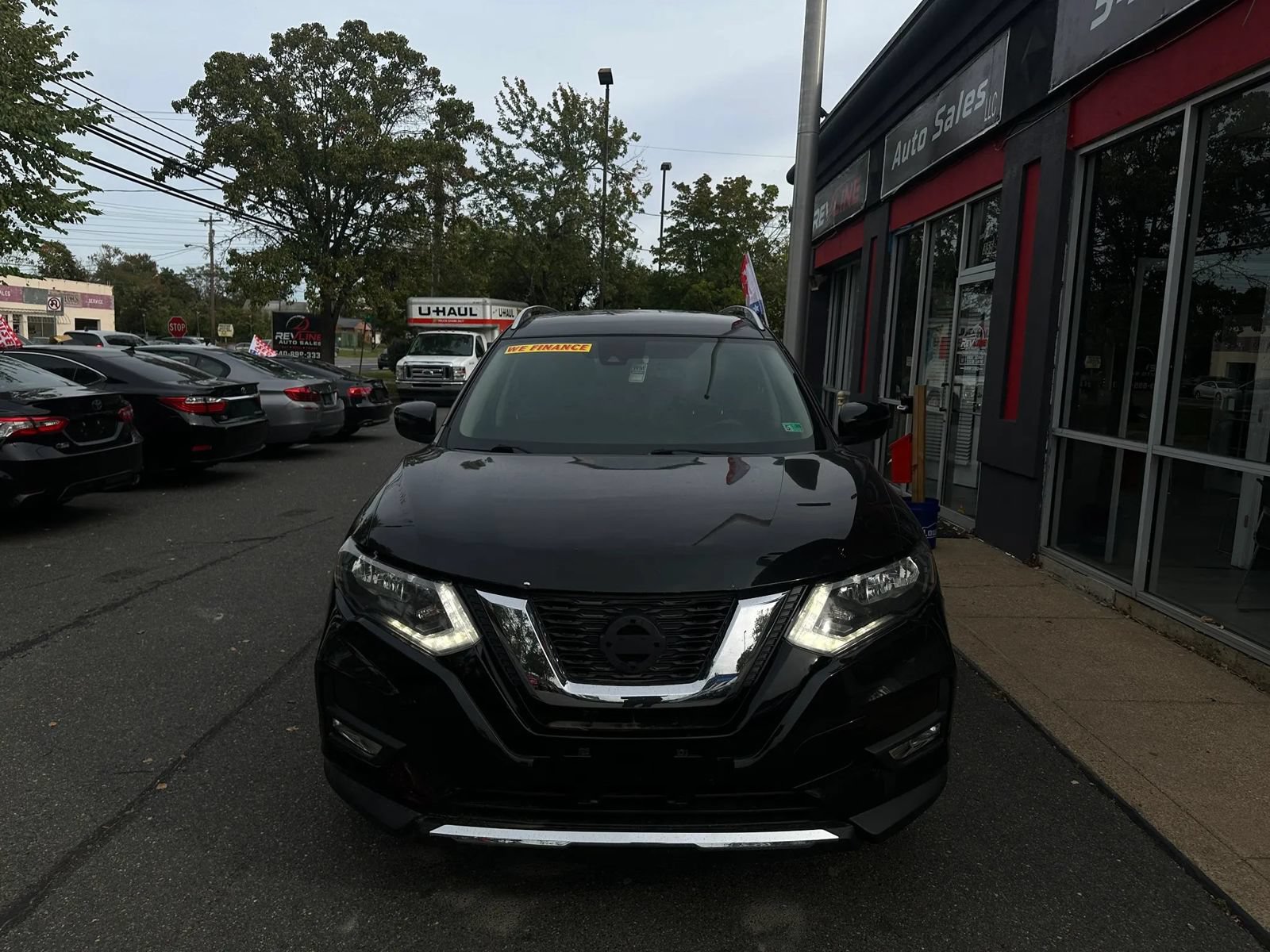 Used 2019 Nissan Rogue SV AWD/4WD image 2