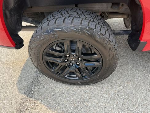 Certified 2021 Chevrolet Silverado 1500 LT Trail Boss w/ LPO, Dark Essentials Package AWD/4WD image 11