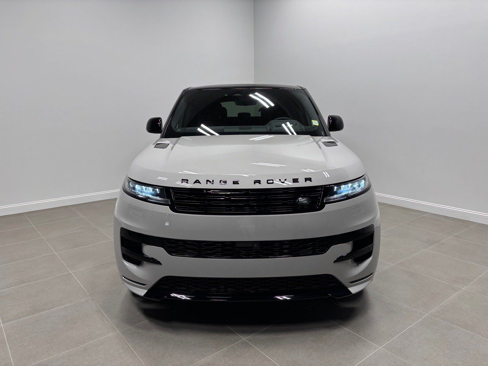 New 2026 Land Rover Range Rover Sport Dynamic SE AWD/4WD image 3