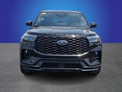 Used 2025 Ford Explorer ST-Line w/ ST-Line Street Pack AWD/4WD image 2
