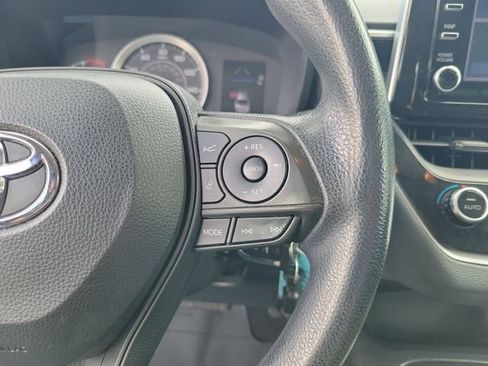Used 2020 Toyota Corolla LE FWD image 17