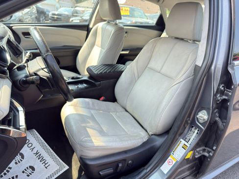 Used 2018 Toyota Avalon Touring FWD image 13