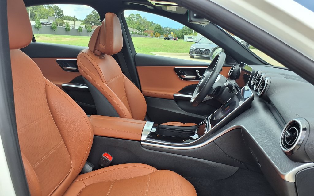 Used 2025 Mercedes-Benz C 300 Sedan image 18