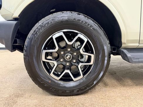 Used 2025 Ford Bronco Outer Banks AWD/4WD image 29