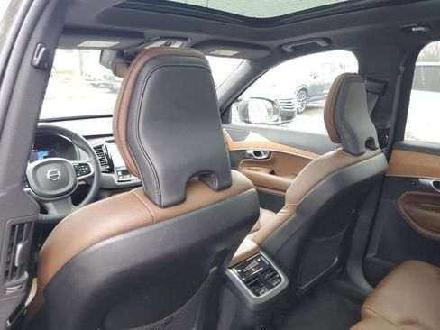 Certified 2024 Volvo XC90 B6 Plus w/ Protection Package Premier image 27