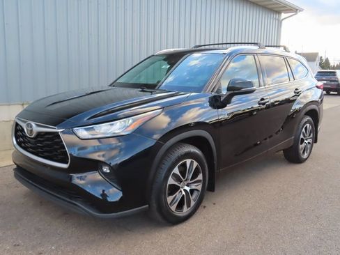 Used 2020 Toyota Highlander XLE image 7