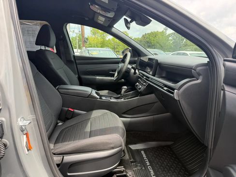 Used 2025 Hyundai Santa Cruz SE AWD/4WD image 20