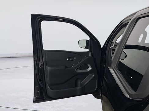 Used 2024 Nissan Frontier SV w/ Technology Package image 29