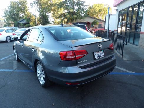 Used 2015 Volkswagen Jetta SEL FWD image 4