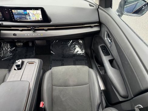 Used 2024 Nissan Ariya AWD image 19