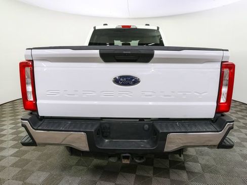 Used 2024 Ford F250 XLT AWD/4WD image 9