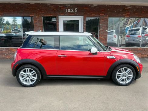 Used 2013 MINI Cooper S FWD image 2