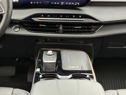 Certified 2025 Buick Enclave Avenir w/ Super Cruise Package AWD/4WD image 21