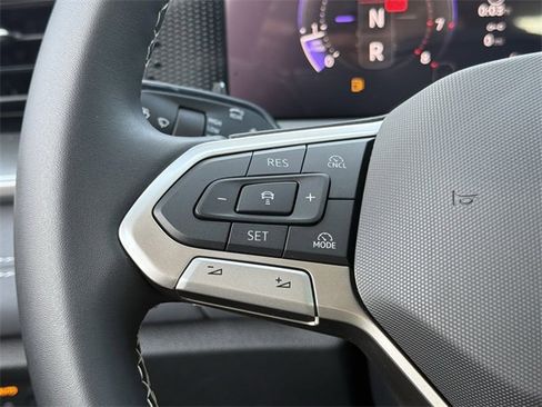 New 2026 Volkswagen Tiguan SE image 11