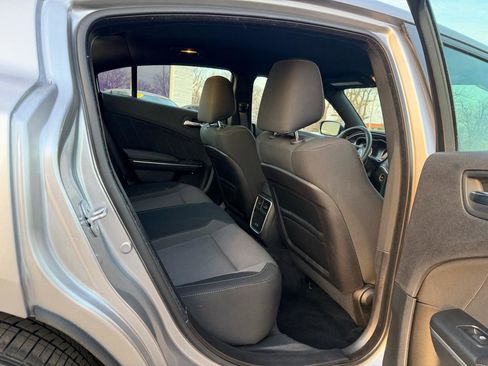 Used 2016 Dodge Charger SXT image 16