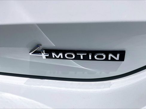 Certified 2025 Volkswagen Tiguan SE AWD/4WD image 7