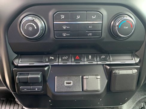 Used 2020 Chevrolet Silverado 1500 W/T w/ WT Safety Package AWD/4WD image 19